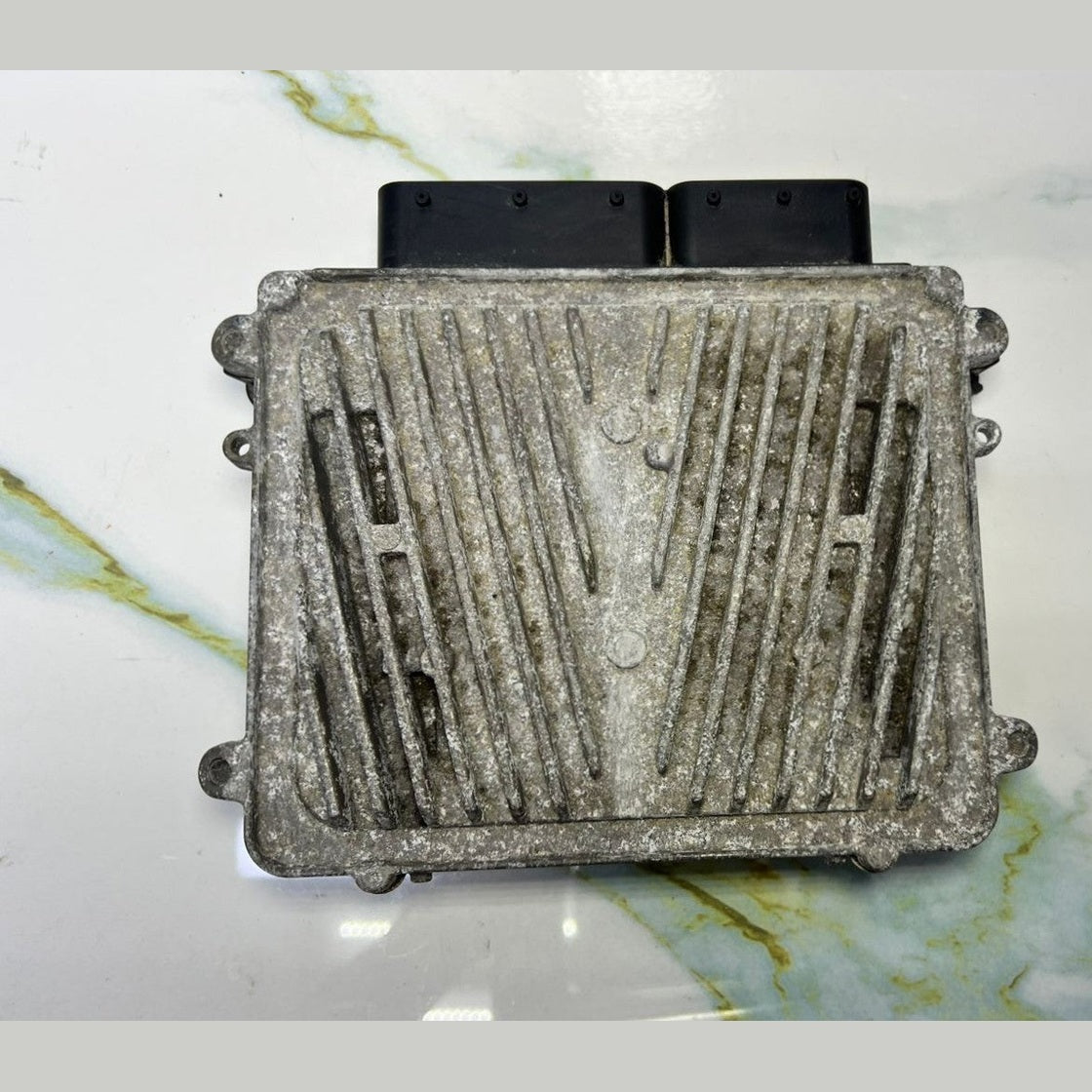 03-06 Mercedes W203 C-Class Engine Control Module Unit ECM ECU A272 1535591 OEM