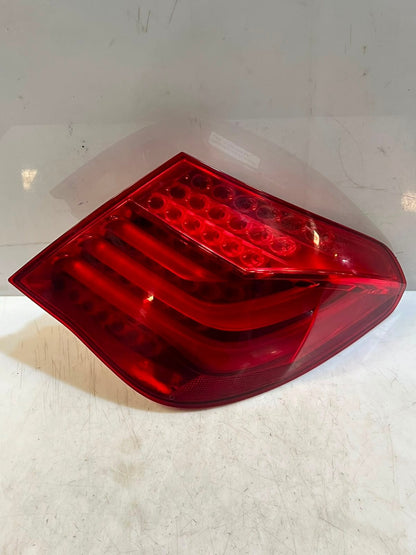 2009-2012 BMW 7 Series F01 F02 750i N63 Right SIDE Tail Light 7182202 LHD OEM