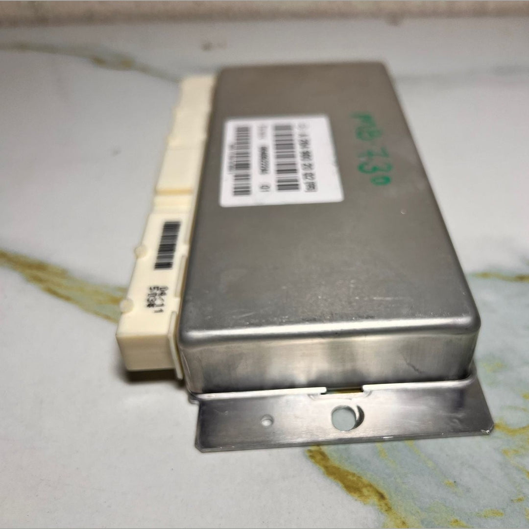 Mercedes-Benz W204 Air Suspension Dynamic Level Control Unit Module A 204 900 20
