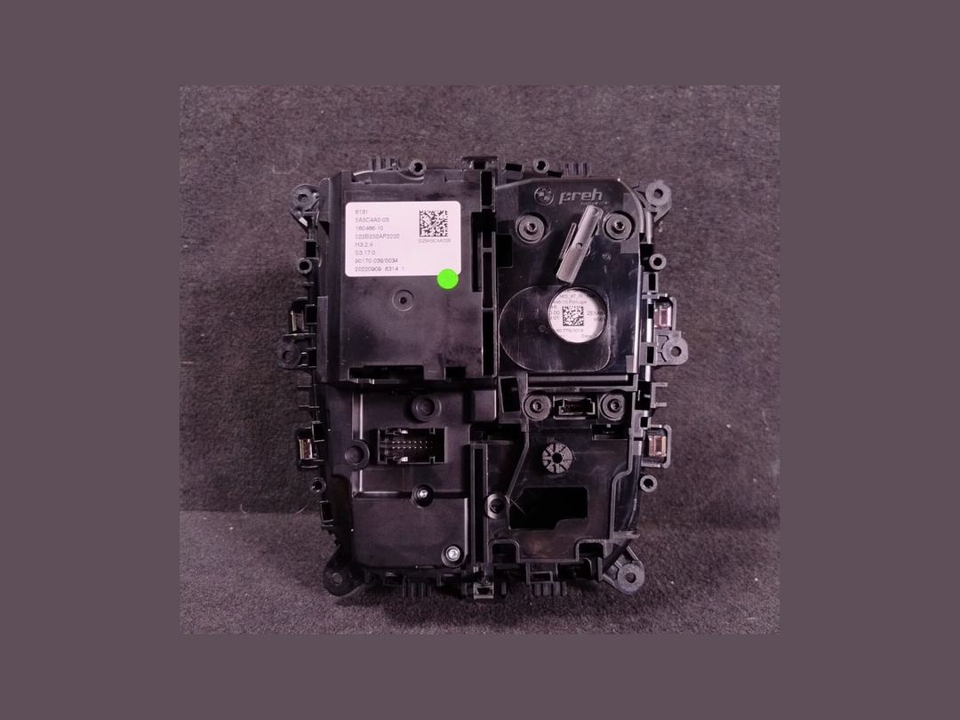 BMW 2 Gran Coupe F44 Gear Shifter and idrive with switch board 5A5C4A0 2022 RHD