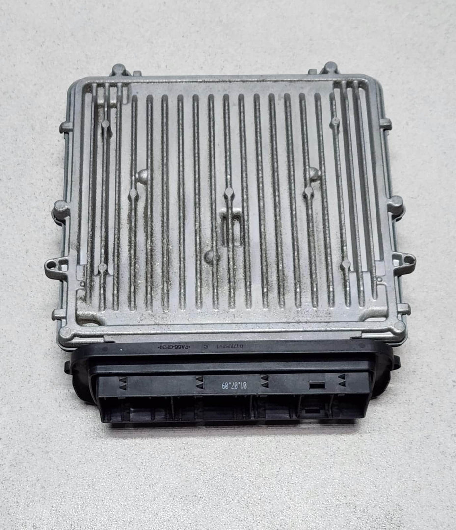 BMW 5 7 Series F07 F10 F01 F02 Engine Control Unit N57 D30A Diesel 8509757 OEM  