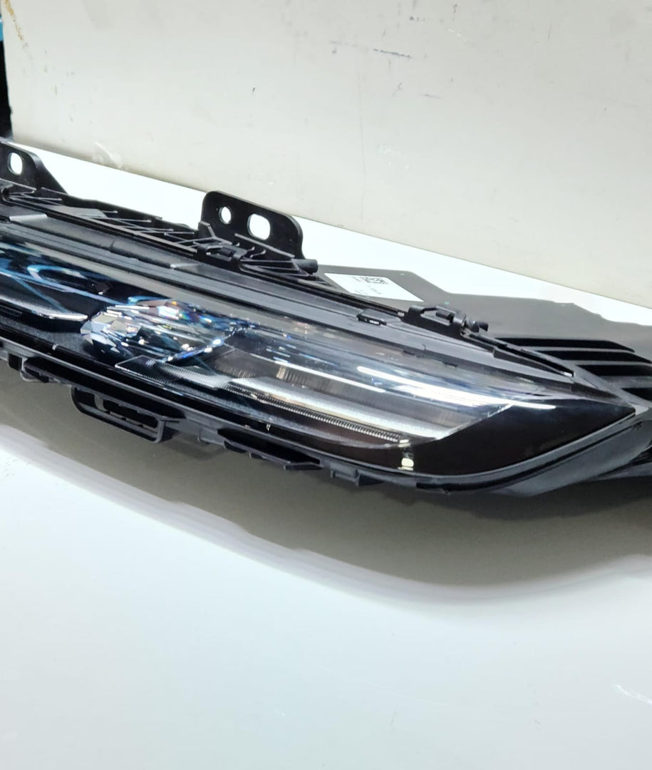 2023-2024 BMW 7 Series Left Headlight CRYSTAL 9879935 7 Series G70 OEM