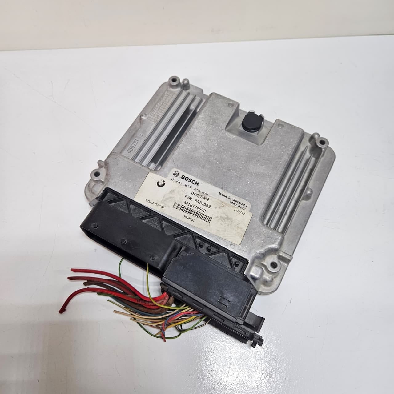OEM BMW F10 520D Engine ECU DDE N47 BOSCH engine 8574092