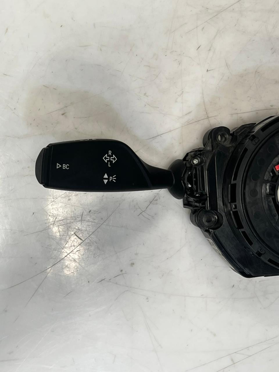 BMW 2' F45 F46 X1 F48 X2 F39 F15 X5 M F85 Switch Cluster Steering Column 6827370