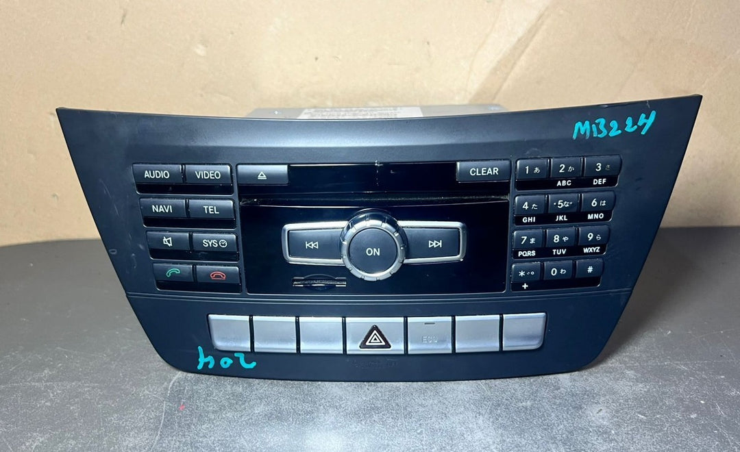 Mercedes W204 Navigation Command Radio Audio Head Unit CD Player A204 9007309