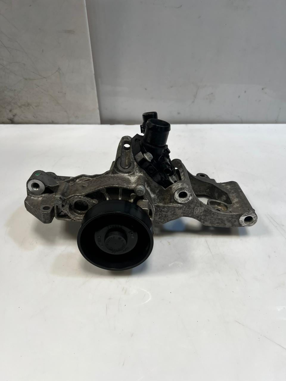 Mini Cooper F55 F56 F57 F45 F46 Coolant Water Pump Support Bracket 2381337