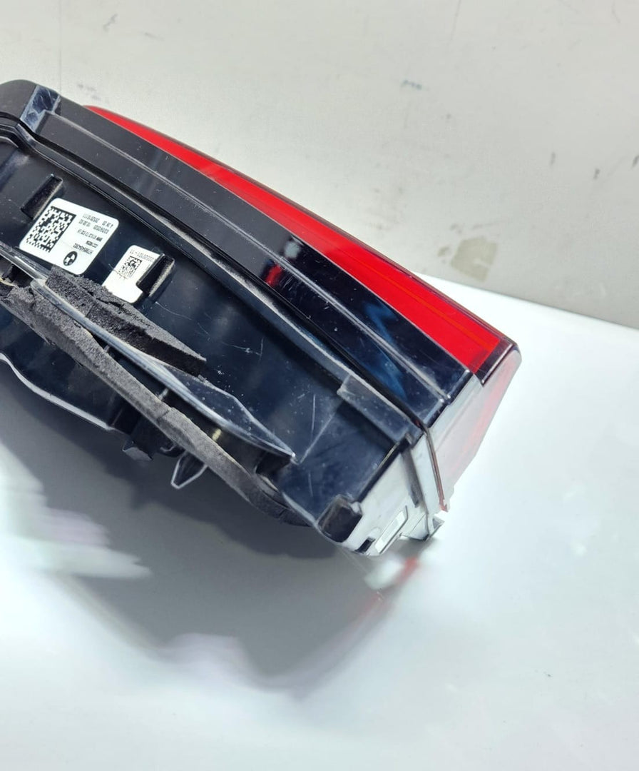 2017-2022 BMW 740i Tail Light Left H7985464302 7 Series G11 and G12 OEM 