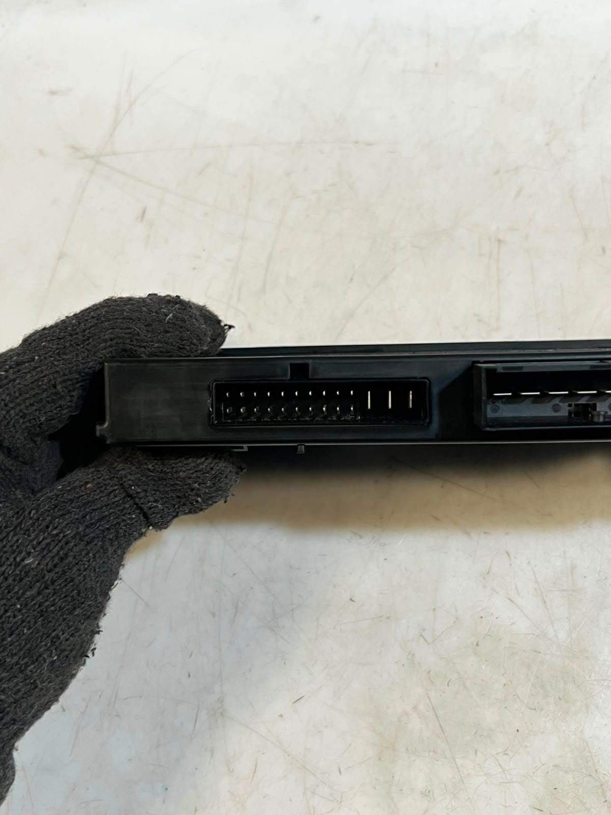 2012-2018 BMW 640i 5 Series F10 and F11 Fuse Junction Control Module 9267467