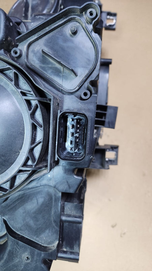 2007-2013 BMW X5 E70 Headlight LHS NONE XENON 7108150 