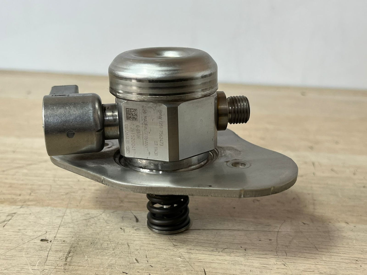 BMW High Pressure Fuel Pump 7562473 E60 E90 E81 E87 E88 E91 E92 E93 N43 1.6 2.0