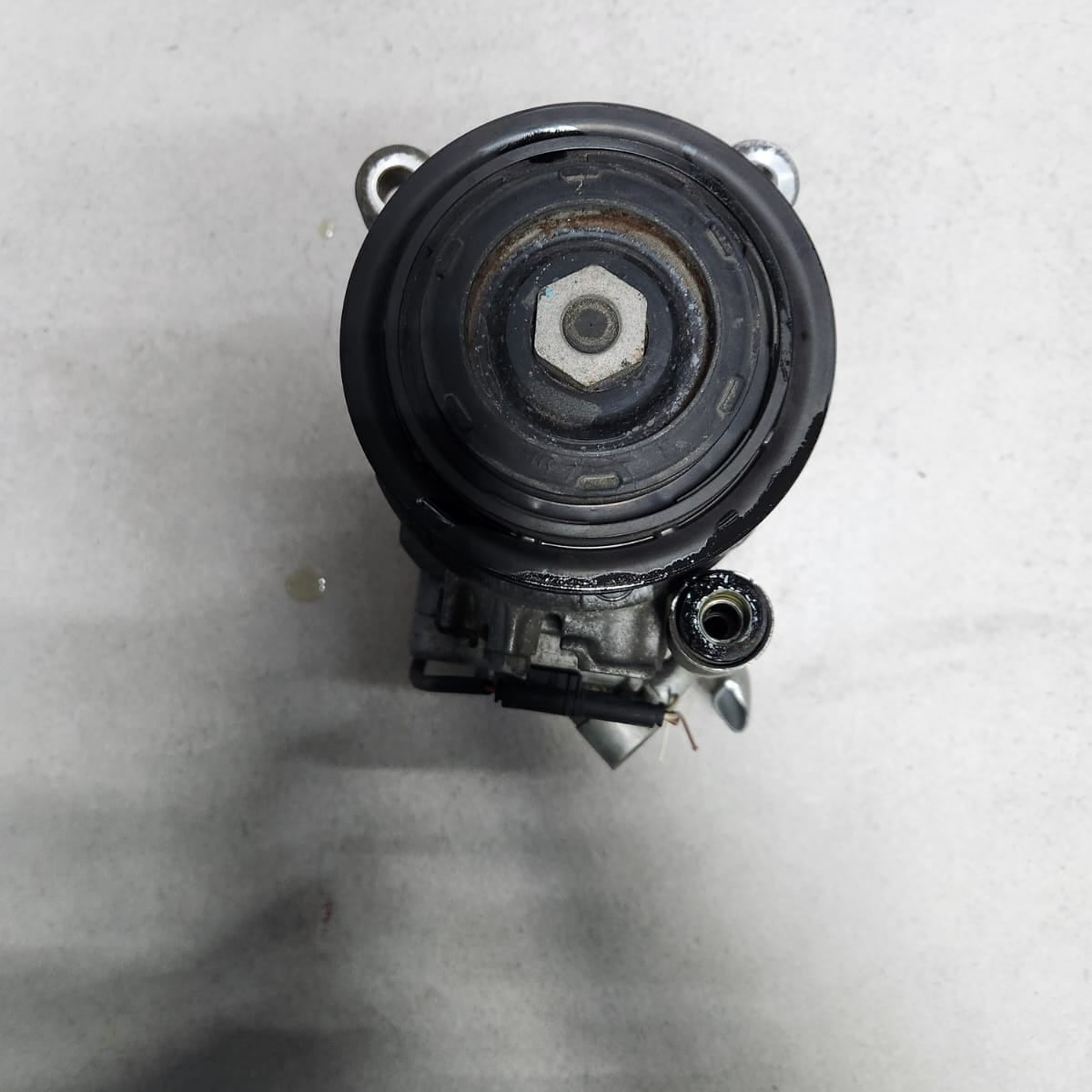 2015-2018 BMW X3 Air Conditioning Compressor 9216467 X3 F25