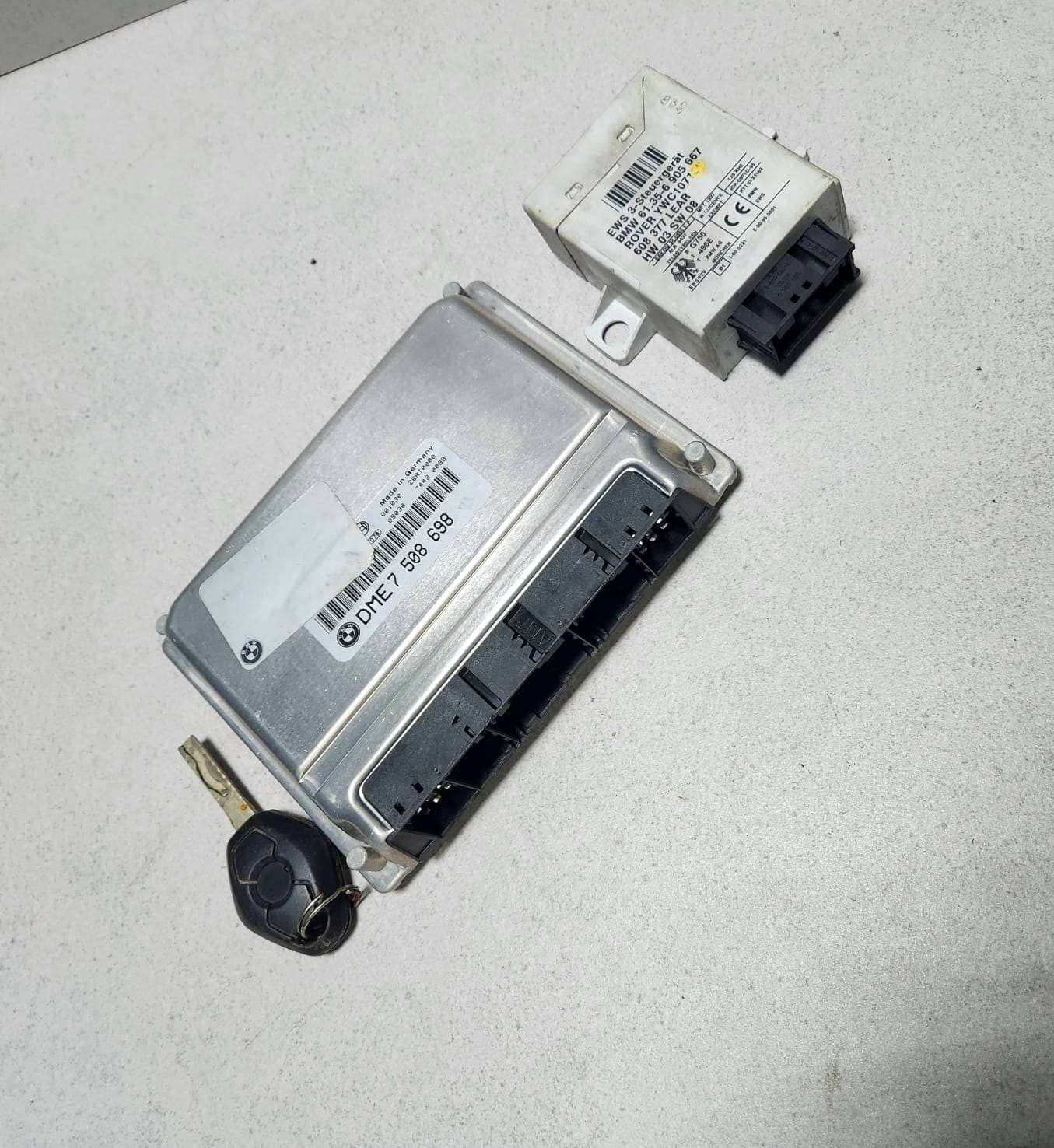 2000-2006 BMW X5 Engine Control Module 7508698 X5 E53 4.4L M62