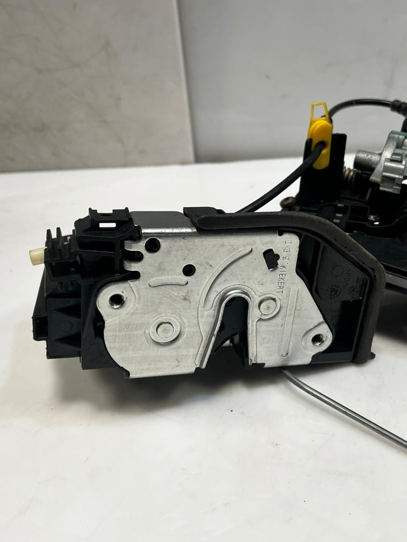 2008-2009 BMW E60 FRONT Left Exterior Door Handle Carrier REGULATOR 7199555 OEM