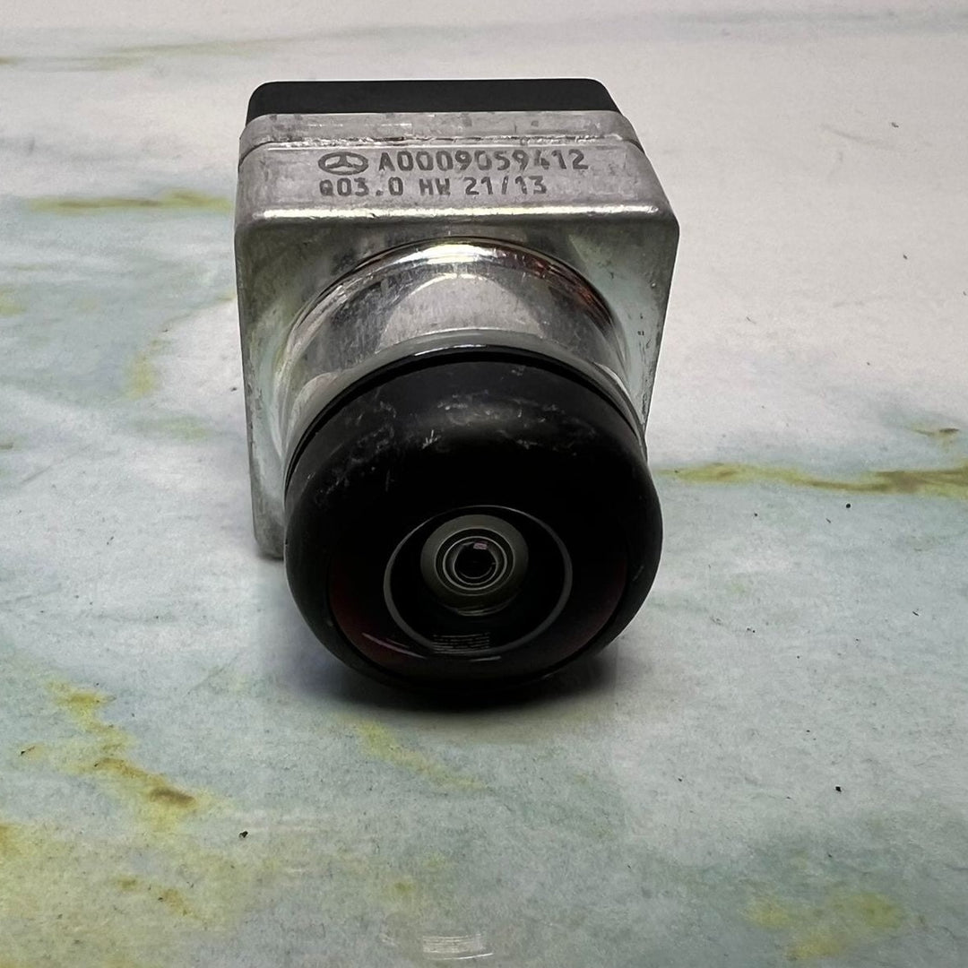 Genuine Mercedes Rear View Camera A0009059412 ACE, CLS, EQS, S, GT, GLA, GLE