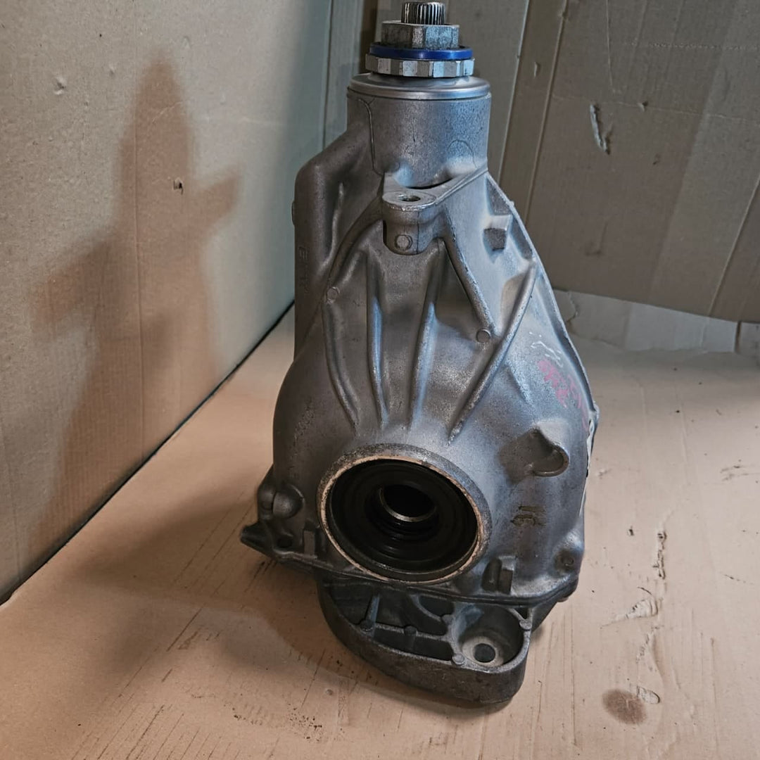OEM BMW 740 Series G11 G12 Rear Axle Differential Rear 3.08 8630826