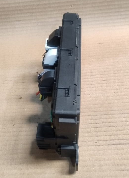 BMW 2 3 Series F20 F30  REM Rear Electronic Module Fuse Box Control Unit 9279823