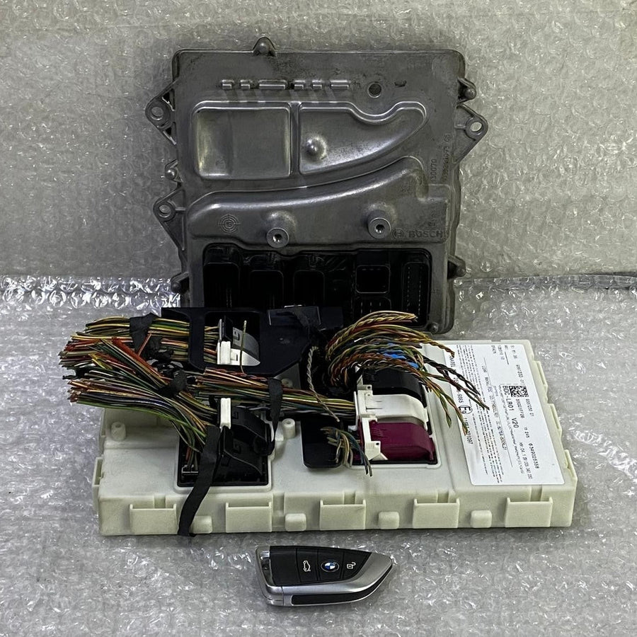 OEM BMW X5 F15 N55 ENGINE CONTROL UNIT DME ECU SET 8639582 BOSCH