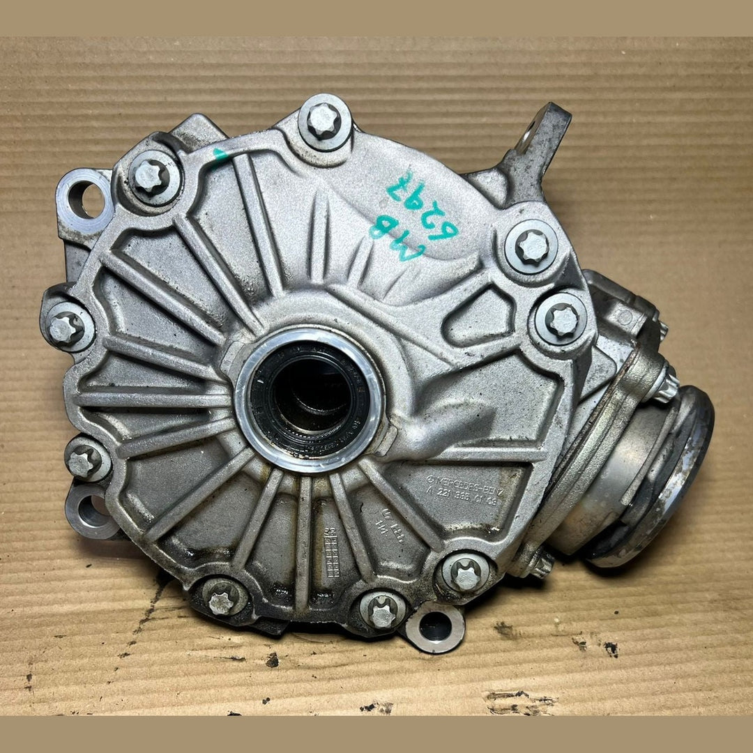 08-16 Mercedes-Benz W212 4Matic Front Axle Differential Carrier A221 3300402