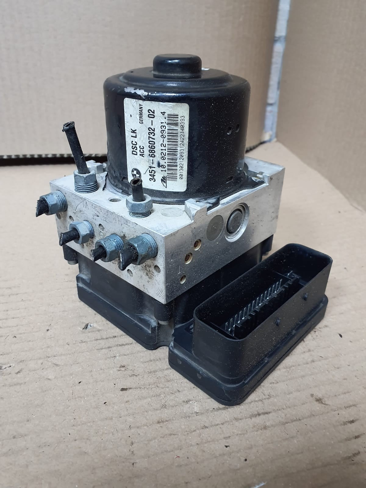 2014-2015 BMW F30 F31 F32 328d ABS DSC ANTI LOCK HYDRAULIC PUMP Control 6860733
