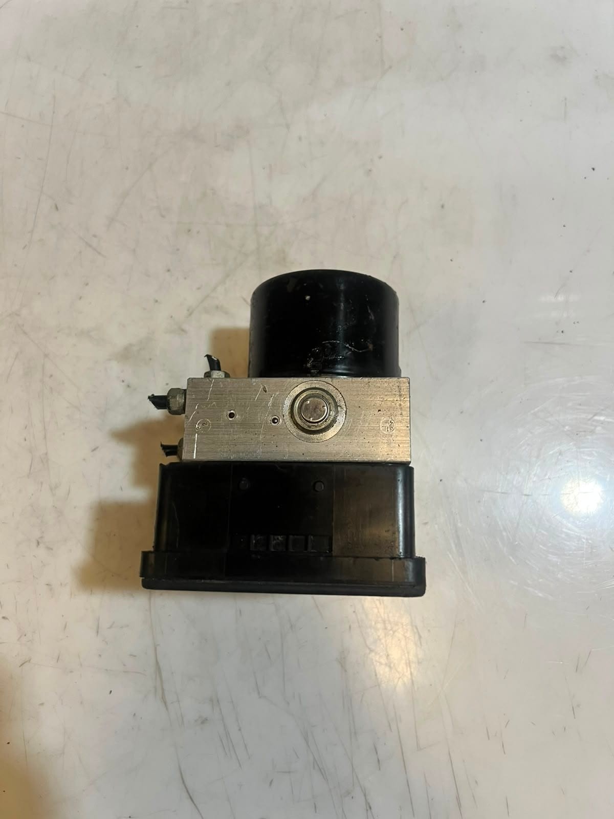 2007-2009 BMW 3 Series E90 E91 328i ABS HYDRAULIC Pump Control Module 6777159