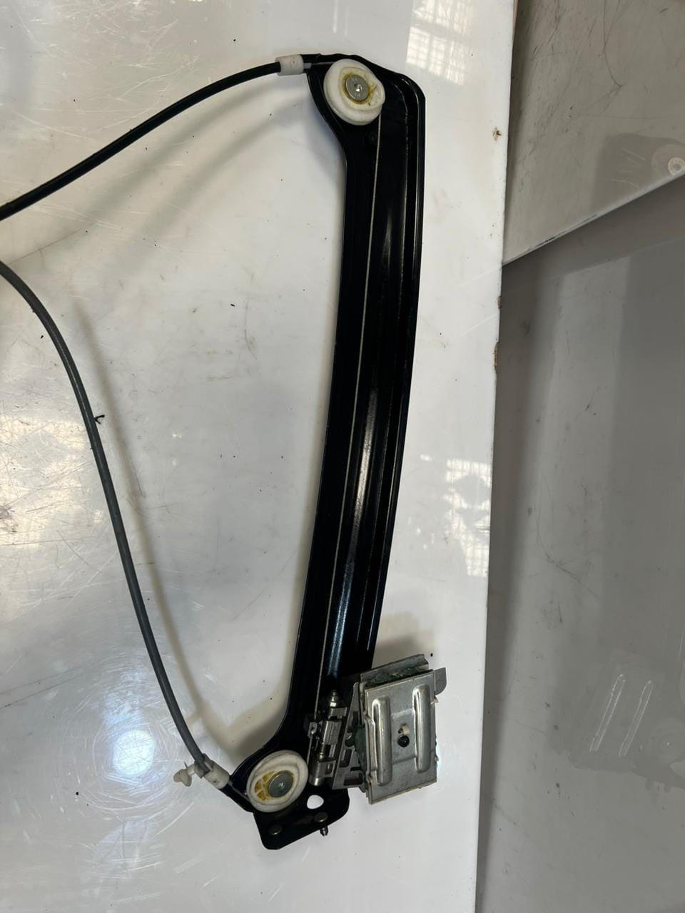 BMW 6 Series E63 E64 Front Door Window Regulator With Motor Front Left 7008623