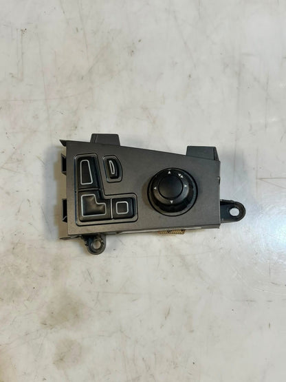 2007-2009 BMW E65/E66 745Li Front Right Seat Adjustment Switch 6918383 OEM