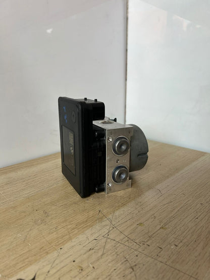 2016 BMW 1, 2 SERIES F22 F30 F87 320i Abs Pump Control Module 6881173