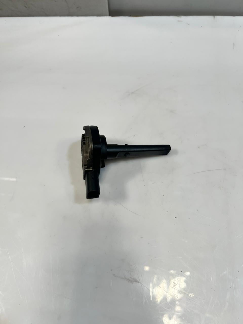BMW E38 E39 E46 E53 E60 E61 E81 E82 E87 N47 Diesel Sump Oil Level Sensor 7508003