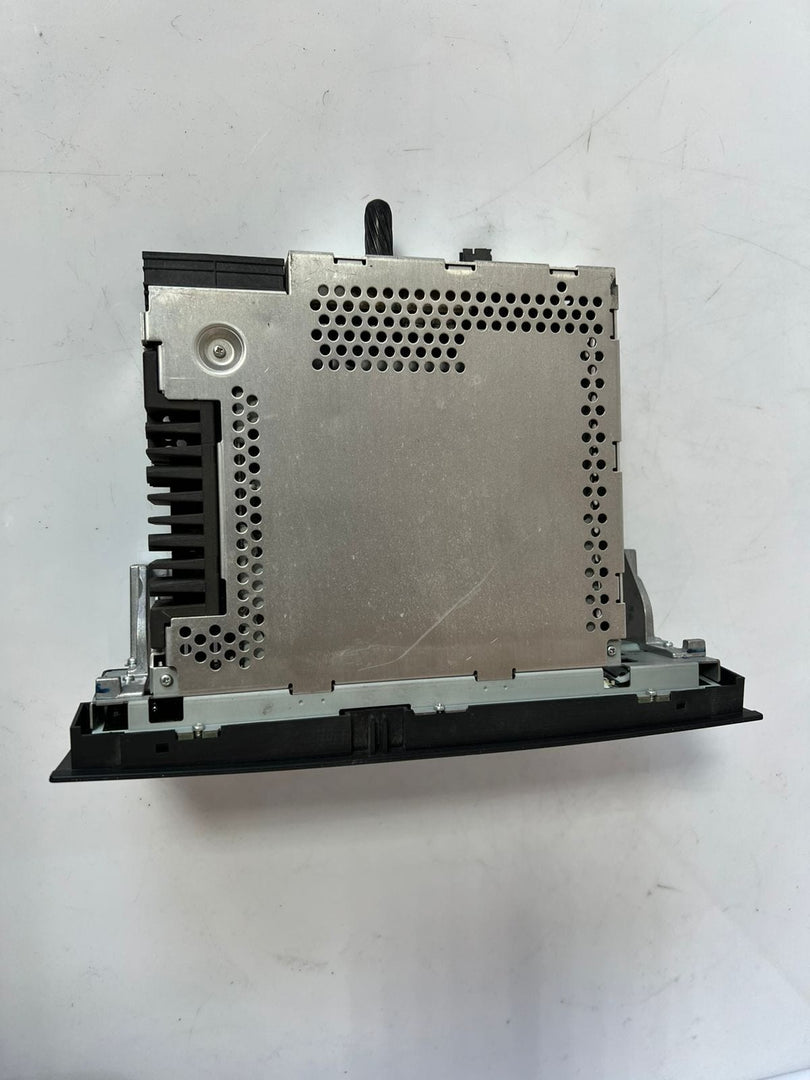 BMW E90 E91 E92 E93 325xi 335xi 330xi 328xi 323i Radio CD Player 6975013 OEM