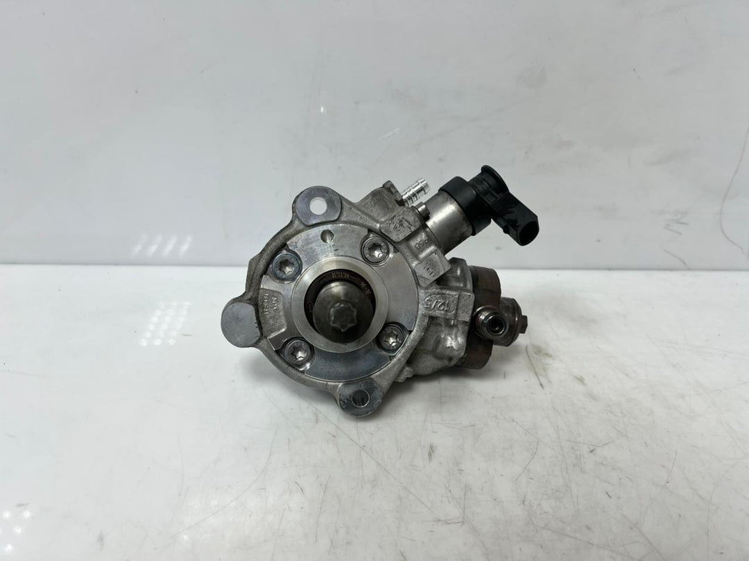 BMW 1 2 3 4 5 Series F20 F21 F30 X1 X3 E90 E92 High Pressure Fuel Pump 7810696