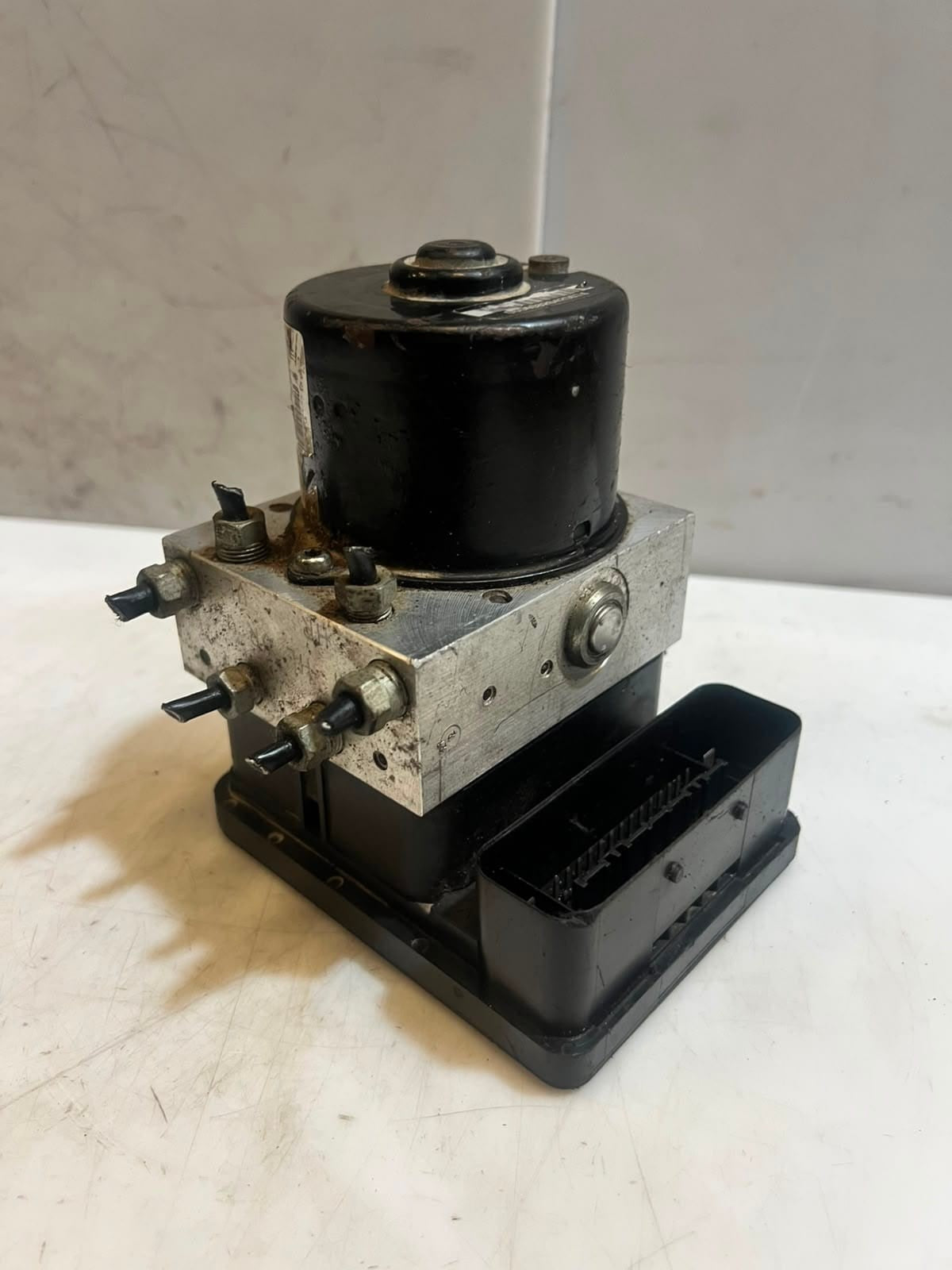 2007-2009 BMW 3 Series E90 E91 328i ABS HYDRAULIC Pump Control Module 6777159