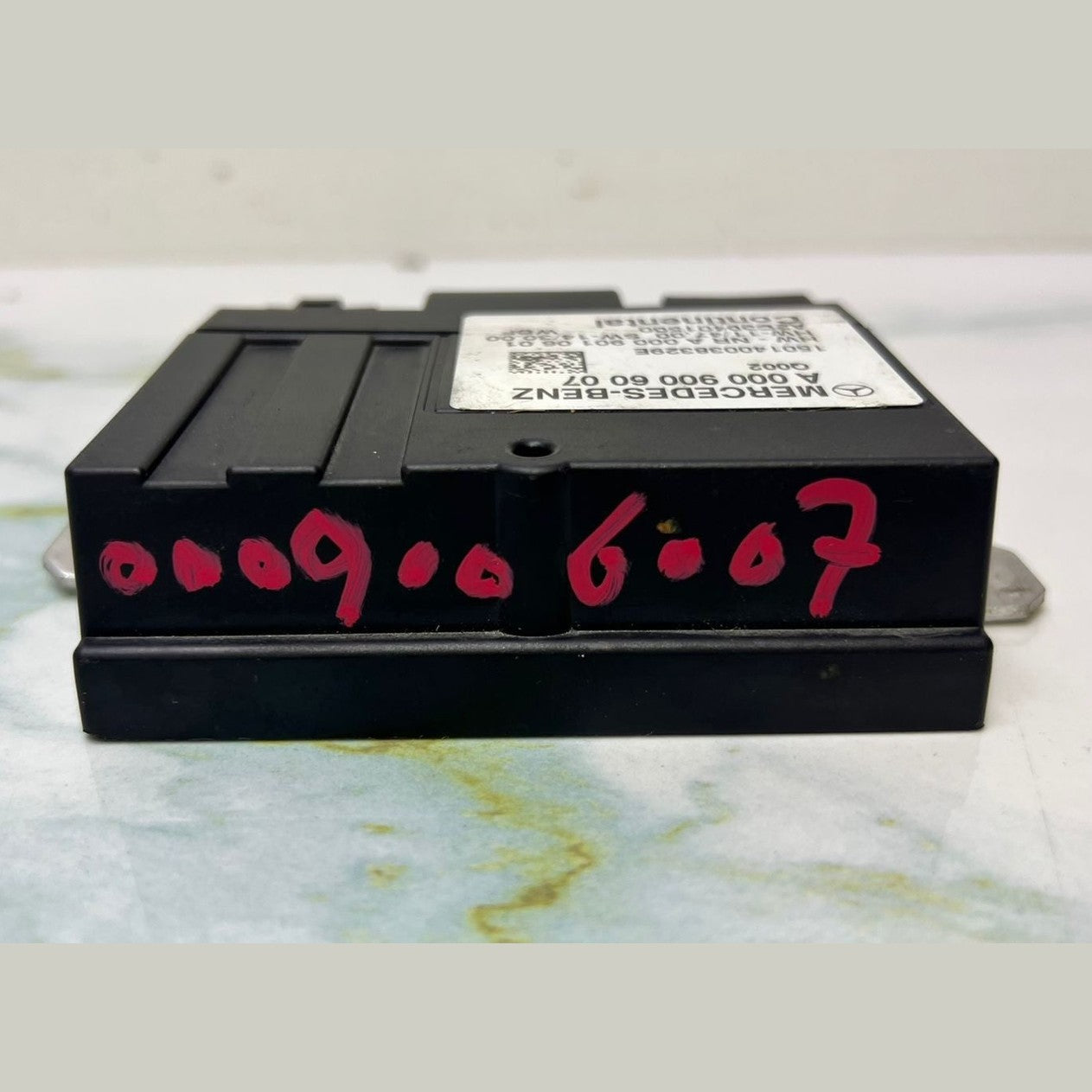 2008-2018 Mercedes-Benz C300 Fuel Pump Control Module A 000 900 60 07 W205 C-Cla