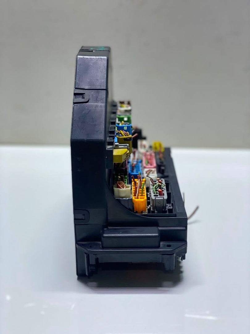 Mercedes Front Sam Fuse Box Control Module A2129007124 W212 E-Class W218 W204 