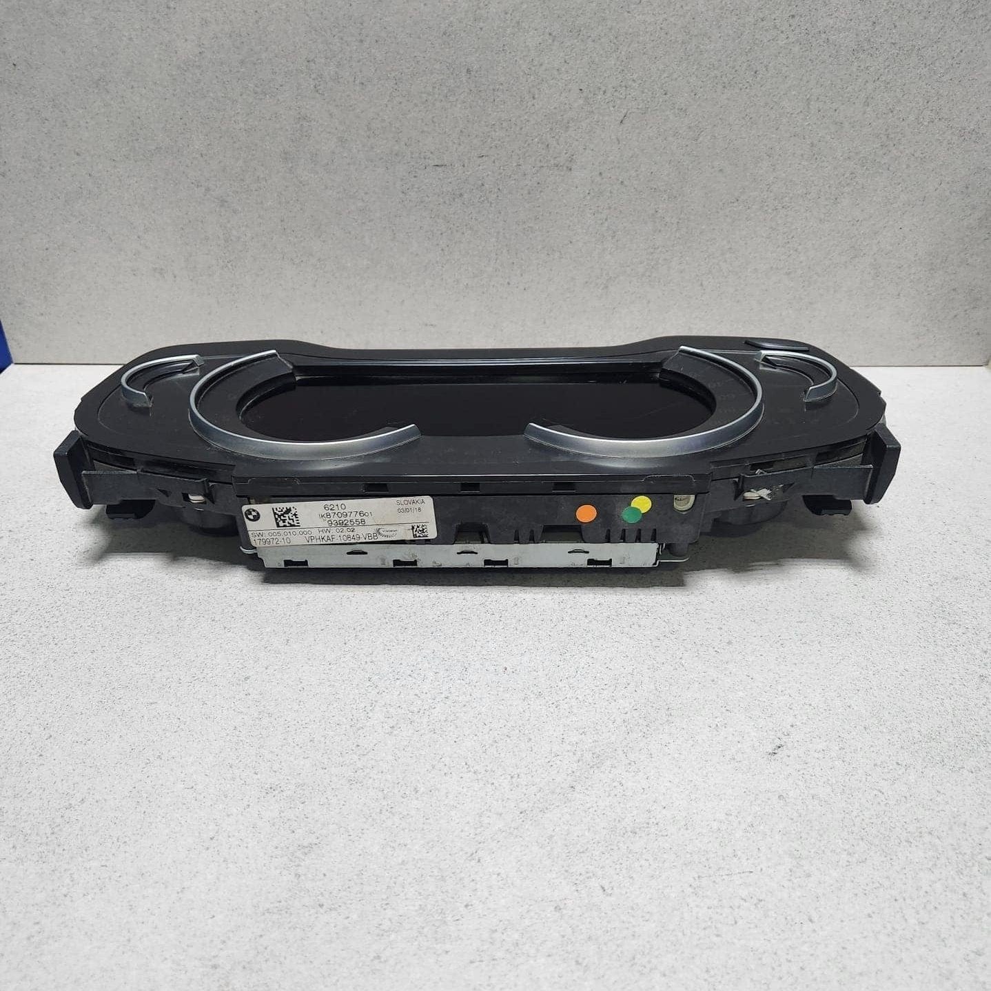 2017-2020 BMW 530i Instrument Cluster 9392558 G01 G12 G30 G32 G38 530E and 740E