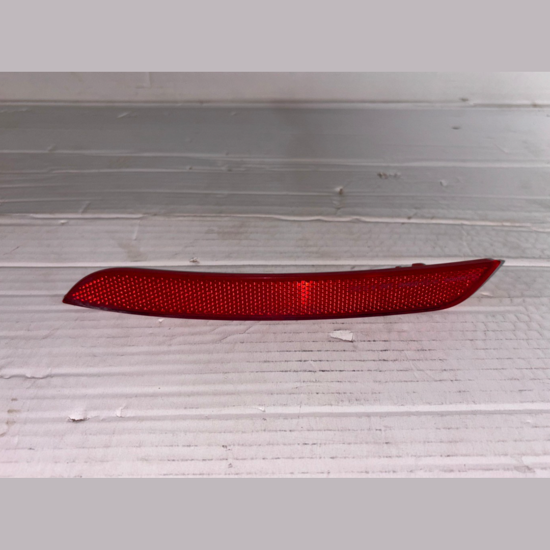 BMW F30 REAR BUMPER REFLECTORS LEFT RIGHT 7301187 7301188 SET