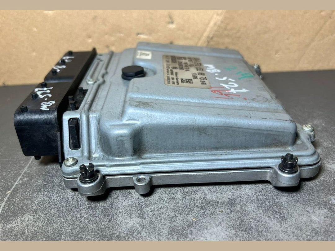 04-10 Mercedes W219 CLS Engine Control Module Unit ECM ECU A273 1530879 OEM