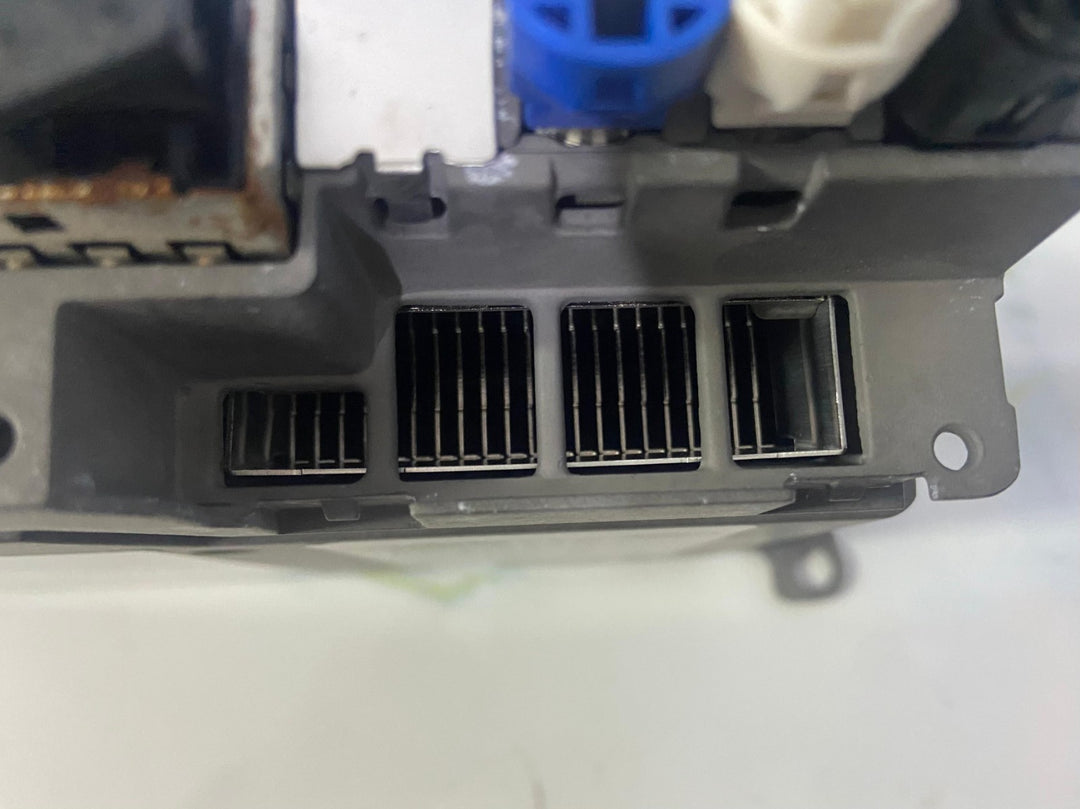 OEM BMW G07 X7  SA609 Audio Head unit MGU22 HU DAB USED 5B37391 01