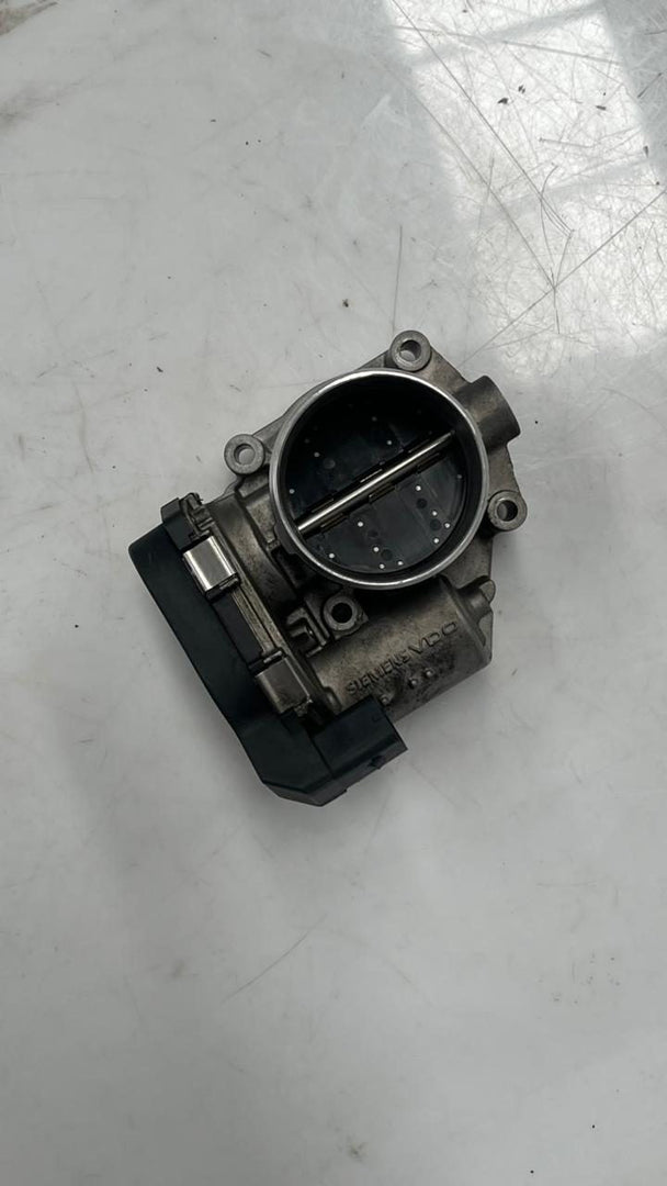 2011-2016 BMW 550i Throttle Body 7555944 F10 550i, 650i, 750i 