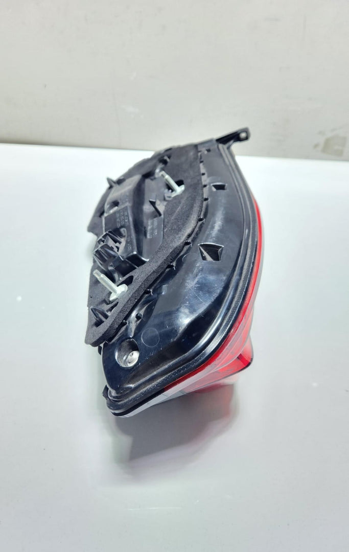 2017-2022 BMW 740i Tail Light Left H7985464302 7 Series G11 and G12 OEM 