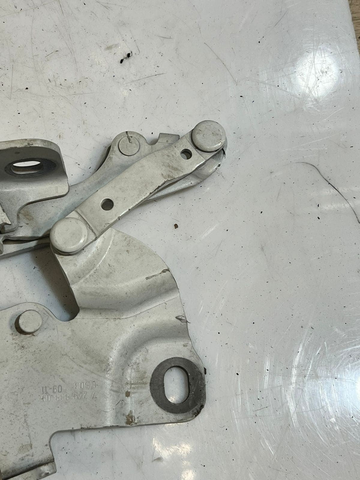 2011-2016 BMW 528i 5 Series F10 F11 6' F12 F13 M5 M6 Bonnet Hood Hinge 7249888 