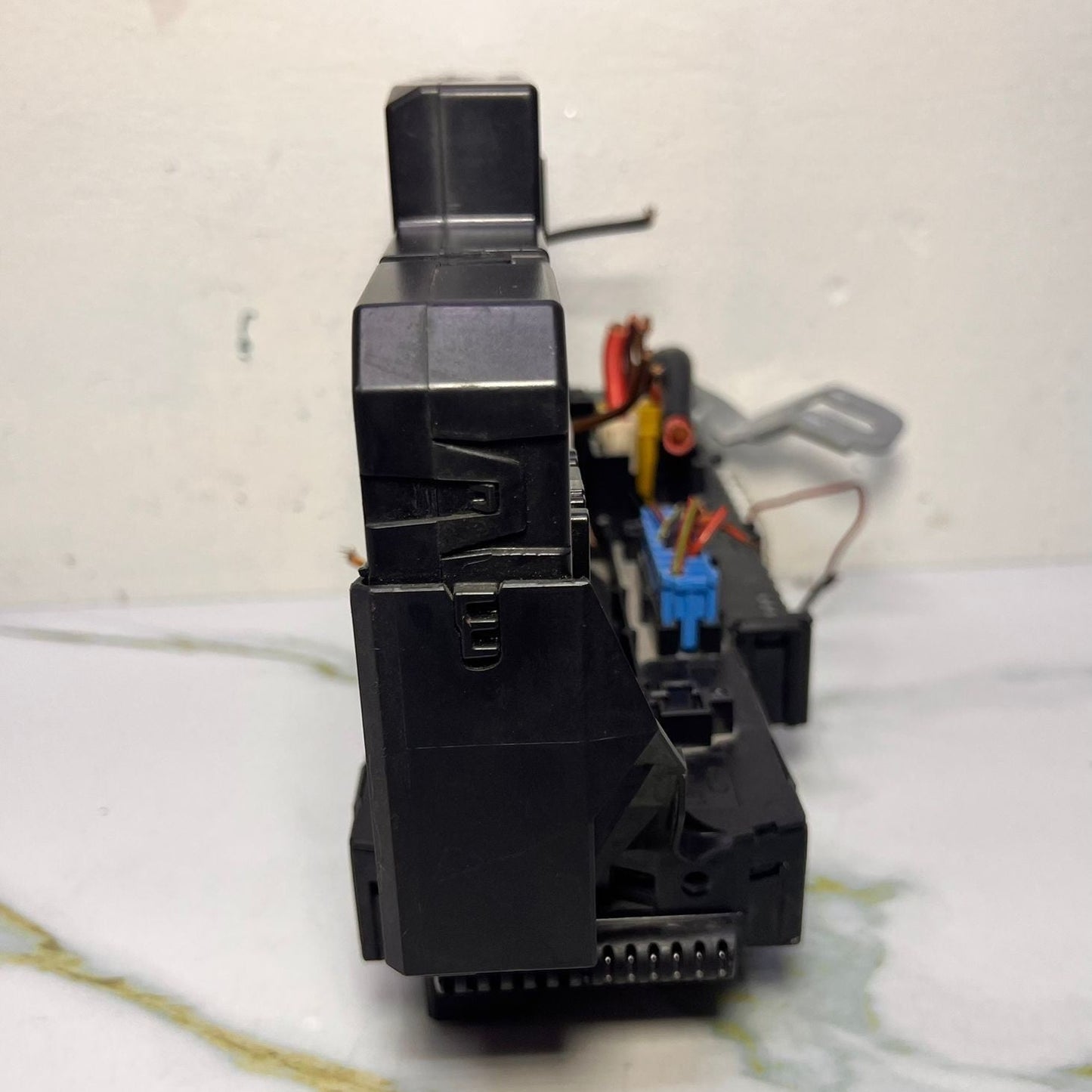 Mercedes-Benz W204 Rear Fuse Box Control Unit A 204 900 63 01