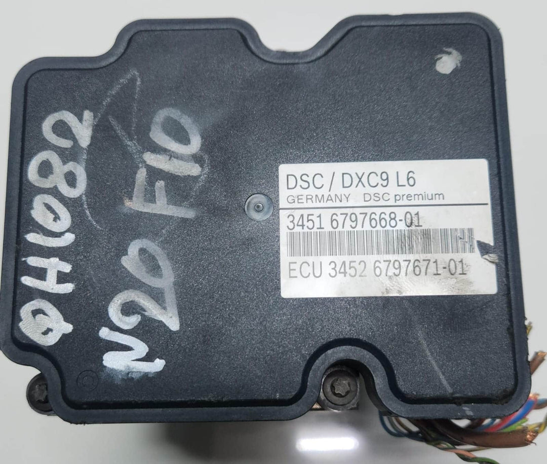 2011-2016 BMW 528i Abs Pump Control Module 6797668 F10 F11 5 Series OEM