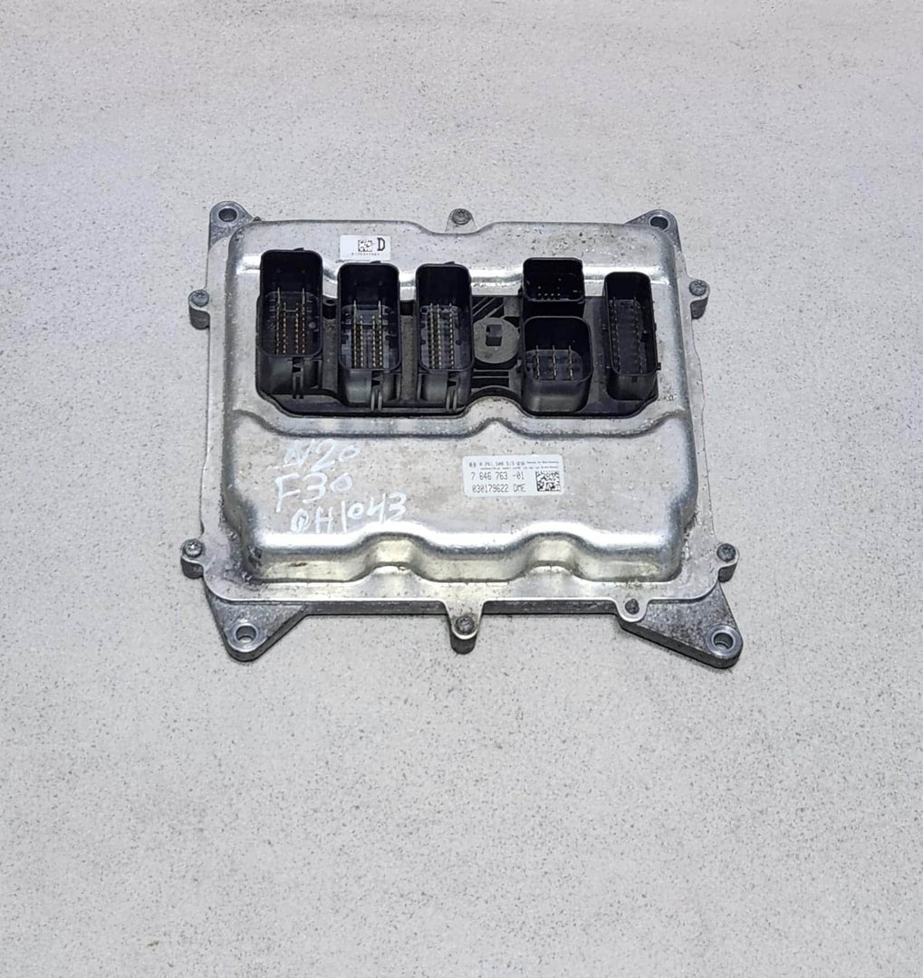 2012-2018 BMW 320i Engine Control Unit 7646763 F25 F30
