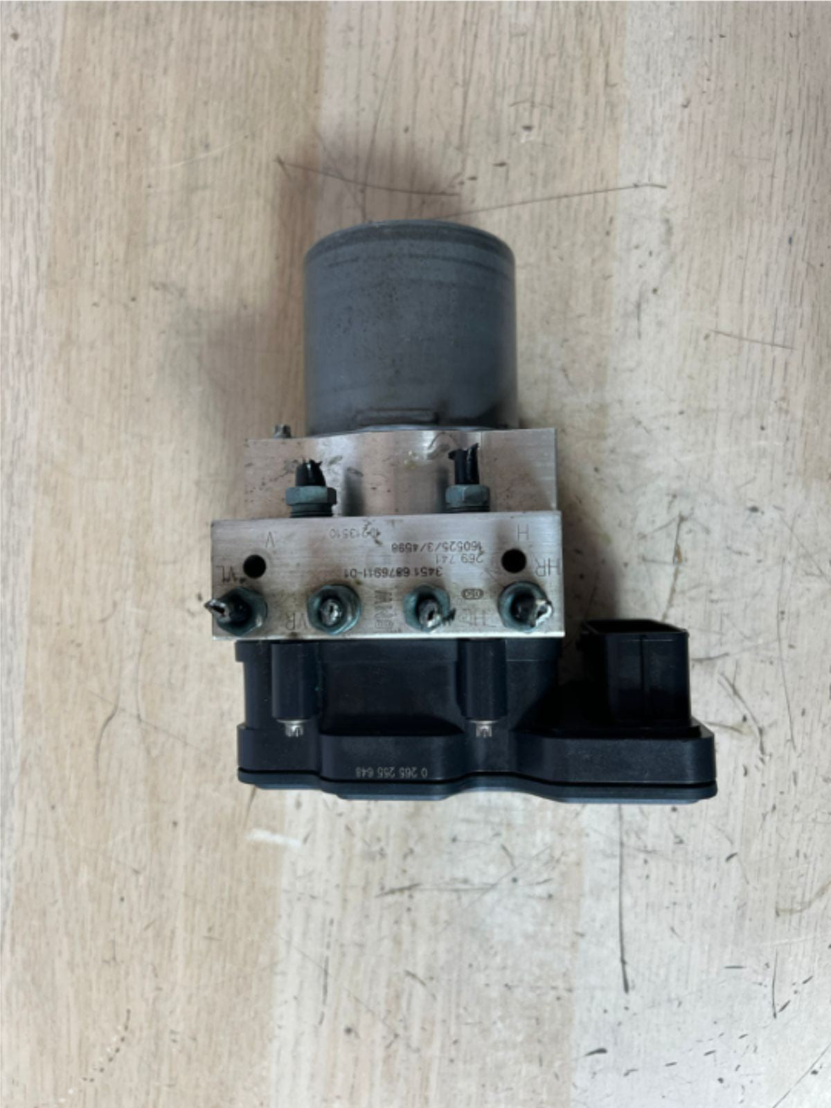BMW 520d F11 Touring ABS ESP System Block Hydraulic Block Control Unit 6881305