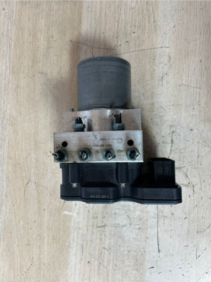 BMW 520d F11 Touring ABS ESP System Block Hydraulic Block Control Unit 6881305