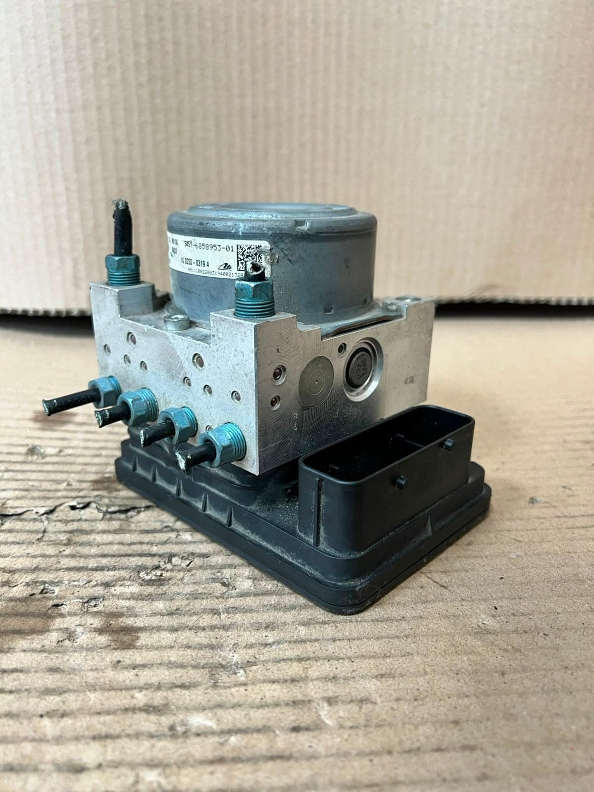 2014 BMW 3 Series F20 F30 F31 328i ABS Pump Module 6858953 OEM