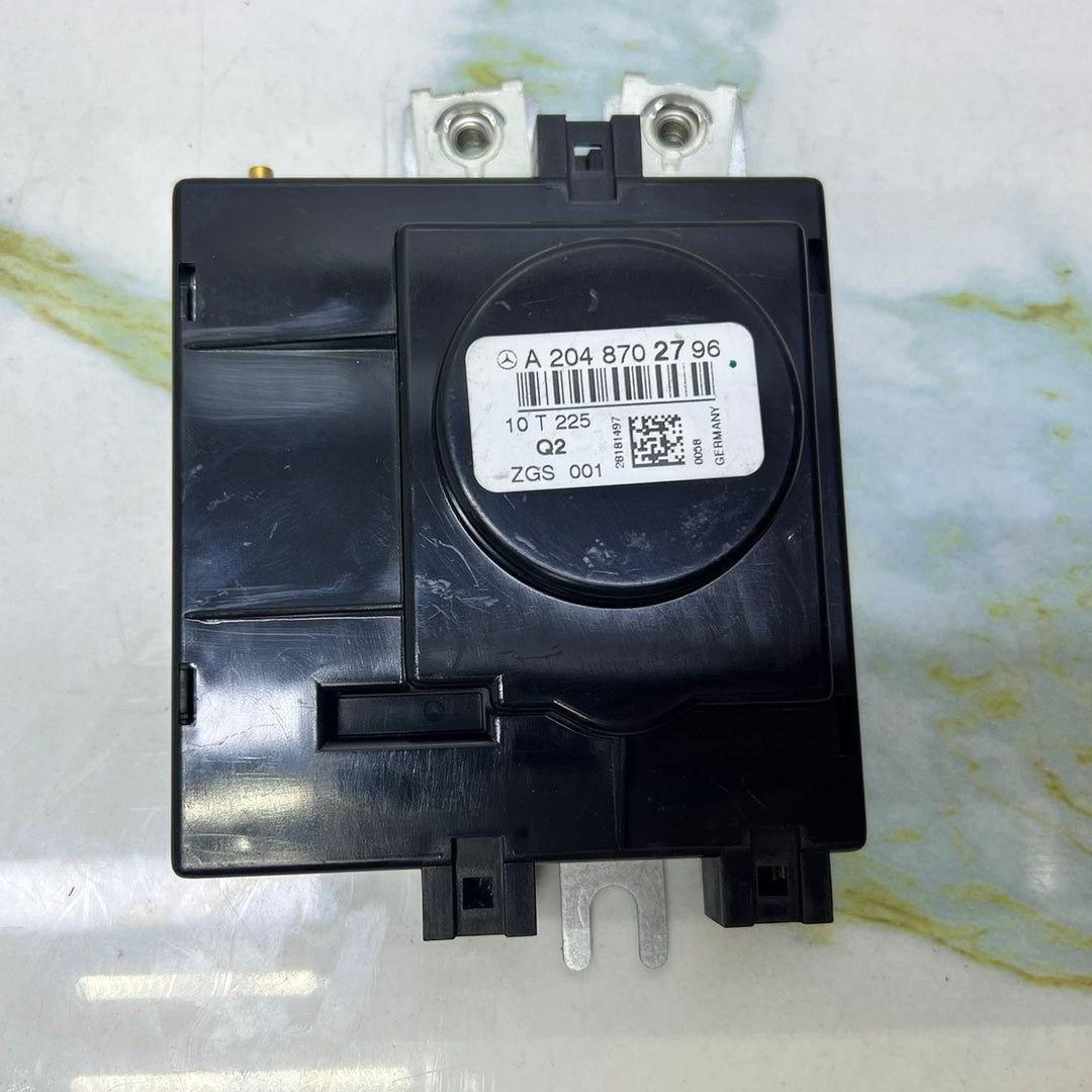 2011-2014 Mercedes-Benz C180 Antenna Amplifier A2048702796 W204 C-Class