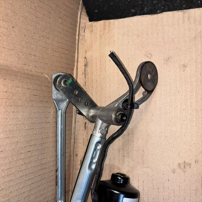 BMW G30 G31 2018  Wischermotor vorne wiper motor 9851351 LHD