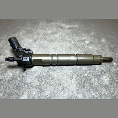 Genuine Mercedes W164 Fuel Injector Sprinter 3.0L OM642 A642 0700587 Oem Diesel