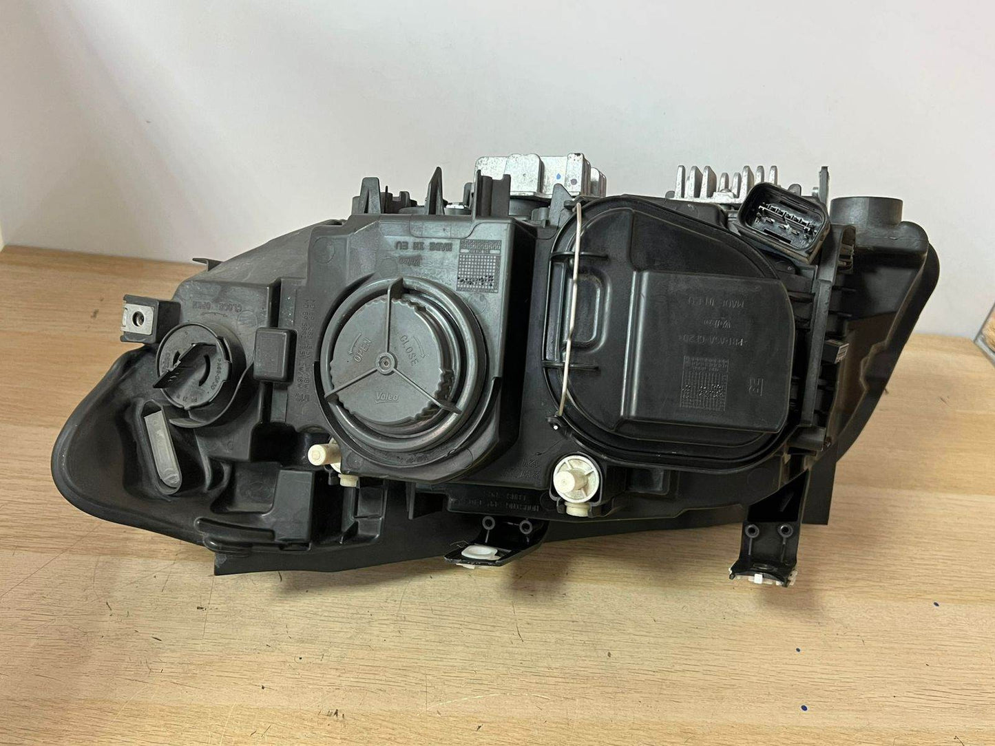 2014 BMW X1 E84 LCI RHD Headlight Bi-Xenon Light Right 7290242 ECE
